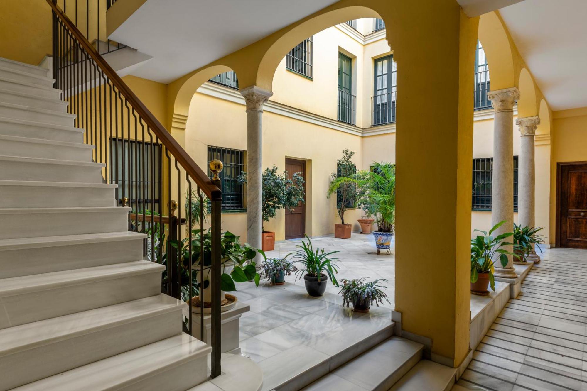 Magno Apartments Alvarez Quintero Севилья Экстерьер фото